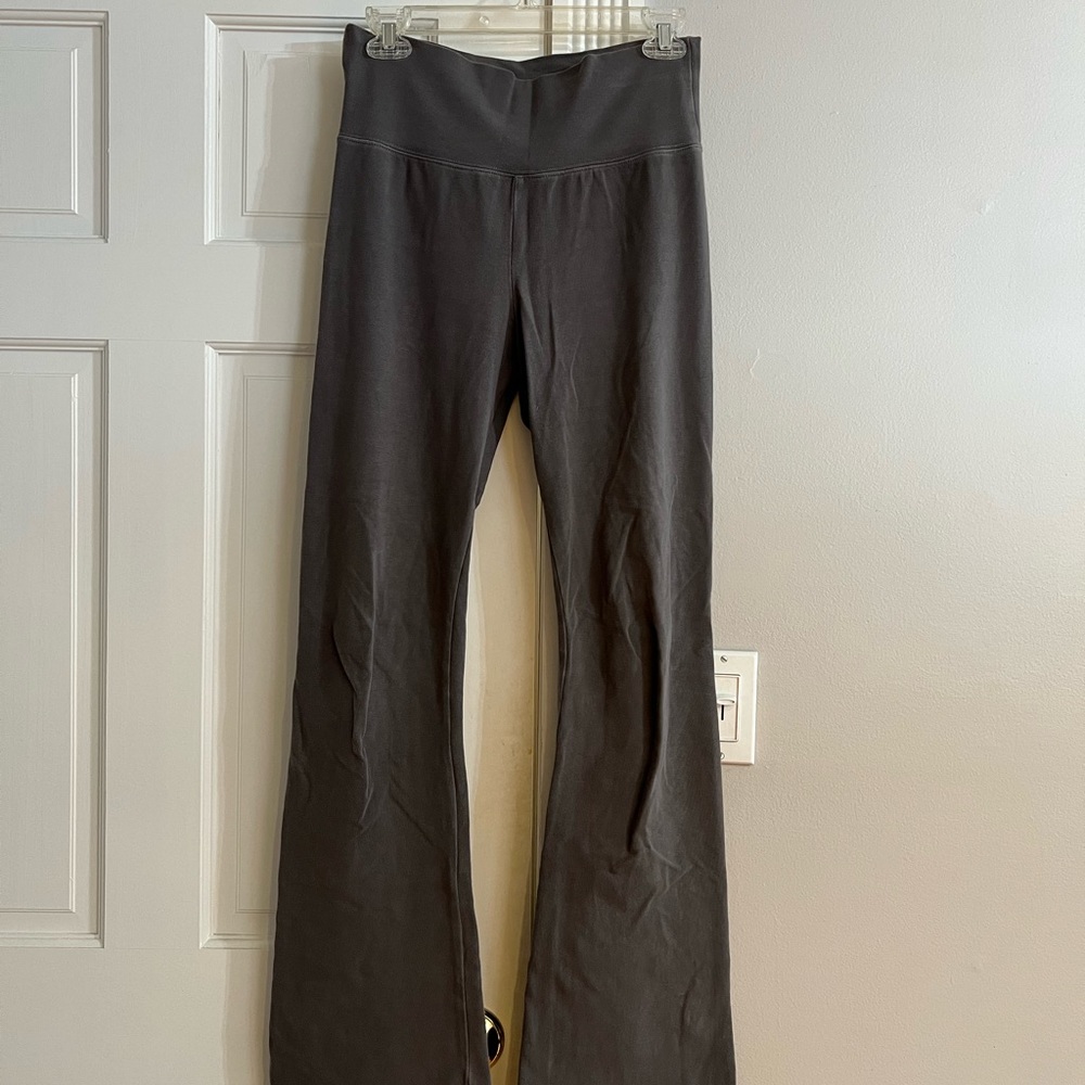 ❌SOLD❌Brandy Melville flared leggings